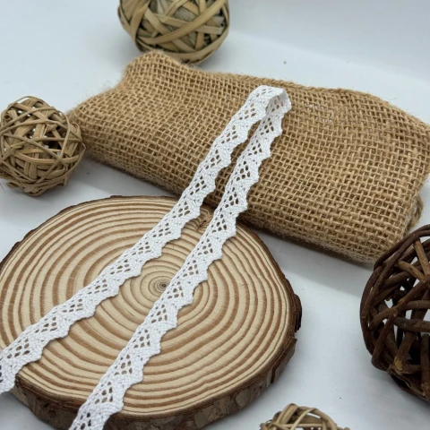 Мереживо макраме 8101 1 см.(300 ярдів/274,3 м.), білий