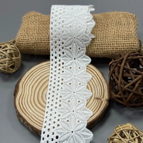 Мереживо прошва 8160 без края 5,5 см.(32 ярдів/29,2 м.), білий