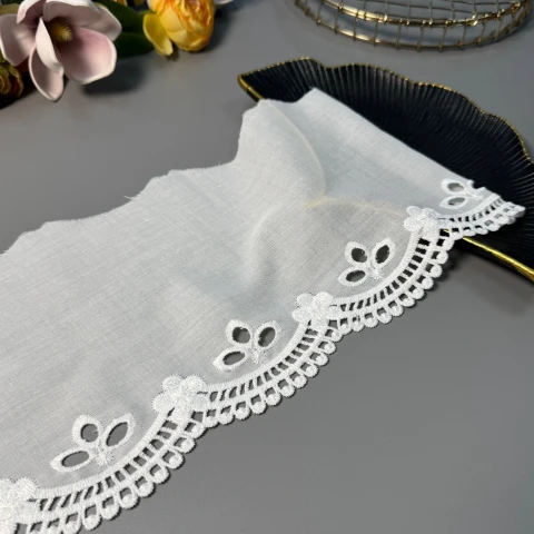 3D Мереживо прошва 0320811 (46 ярдів/42,06 м.), натуральний