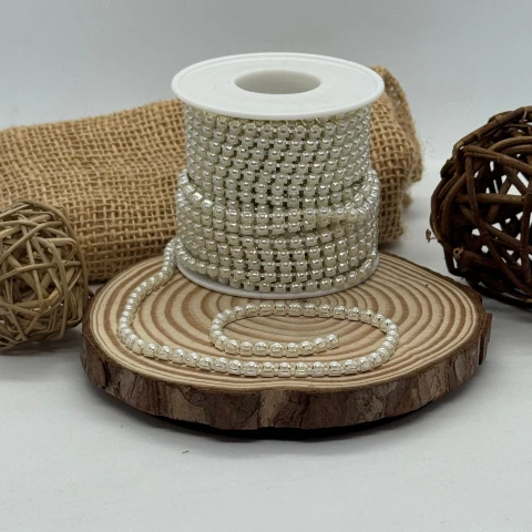 Цепі камні на бабінах з перлинами ss 16 4 мм  (10 ярдів), срібло