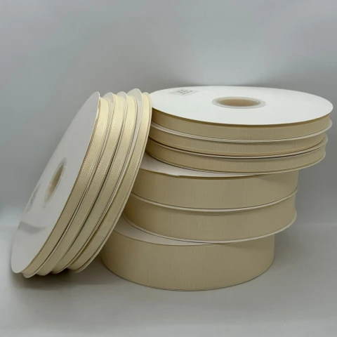 Стрічка репс 3,8 см (8*100 ярдів/91 м.), 1009 молочний