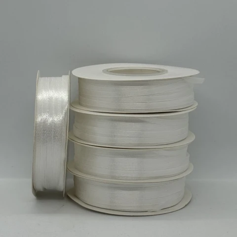Стрічка атласна 0.3 см (5*100 ярдів), 02 темний молочний