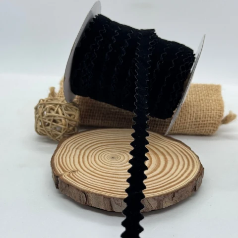 Стрічка вюнчик оксамитовий 1 см (25 ярдів/ 22,75 м.), 03 чорний