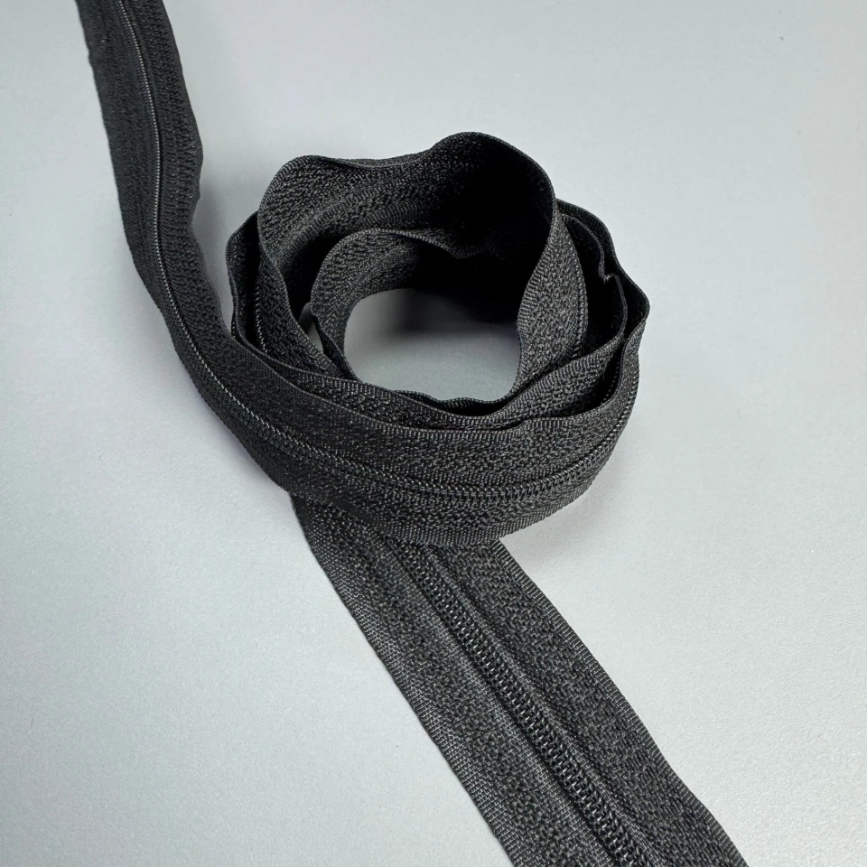 Блискавка в рулоні Т3 (200 ярдів/182 м.), чорний