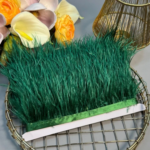Пір'я на тасьмі 7-10 см (10 метрів), темний зелений